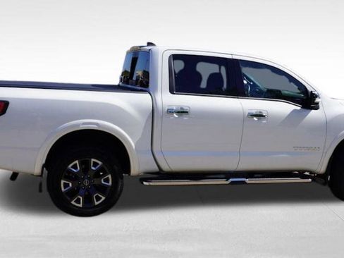 Used 2024 Nissan Titan Platinum Reserve w/ Moonroof Package image 2