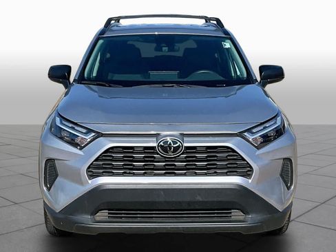 Used 2025 Toyota RAV4 LE AWD/4WD image 4