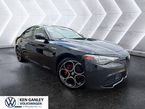 Used 2022 Alfa Romeo Giulia Veloce AWD/4WD image 5
