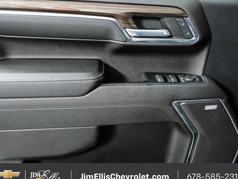 Used 2023 Chevrolet Silverado 1500 RST w/ Redline Edition AWD/4WD image 6