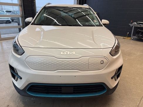 Certified 2022 Kia Niro EX w/ Cold Weather Package image 3