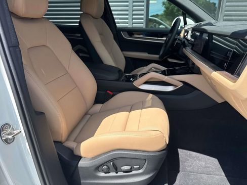New 2026 Porsche Cayenne AWD/4WD image 16