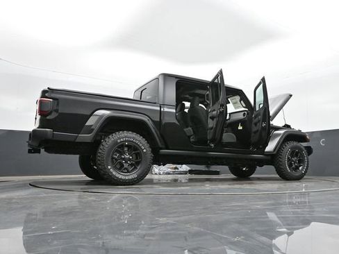 Used 2024 Jeep Gladiator Sport AWD/4WD image 50