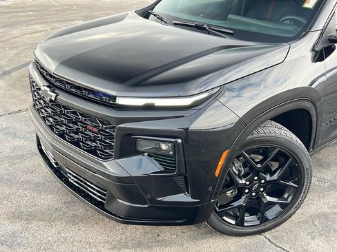 Used 2024 Chevrolet Traverse RS image 9