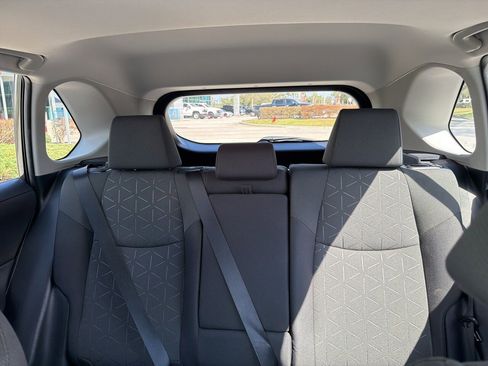 Used 2021 Toyota RAV4 XLE w/ Convenience Package image 12