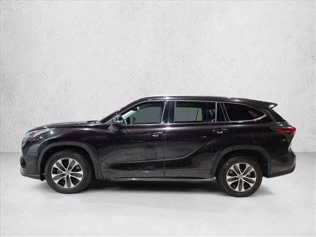 Used 2021 Toyota Highlander XLE FWD image 6