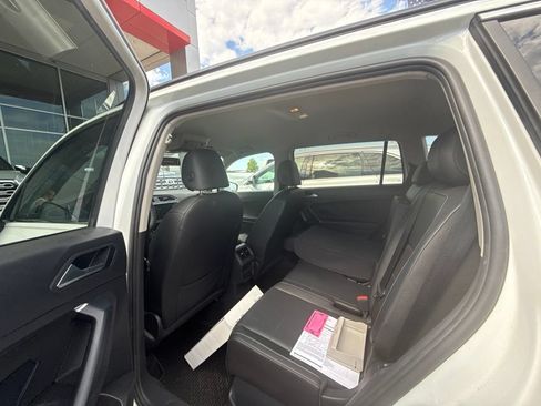 Used 2020 Volkswagen Tiguan SE AWD/4WD image 11
