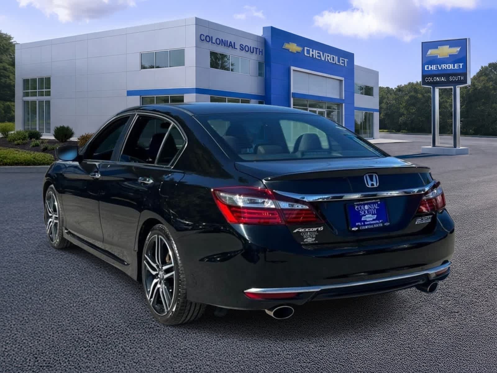 Used 2017 Honda Accord Sport Special Edition image 4