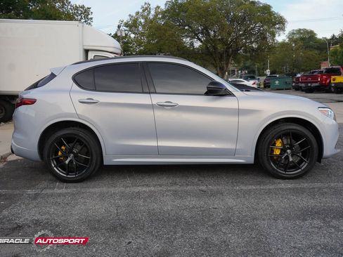 Used 2020 Alfa Romeo Stelvio Ti image 8