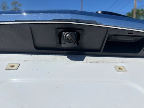 Used 2019 Buick Enclave Essence AWD/4WD image 34