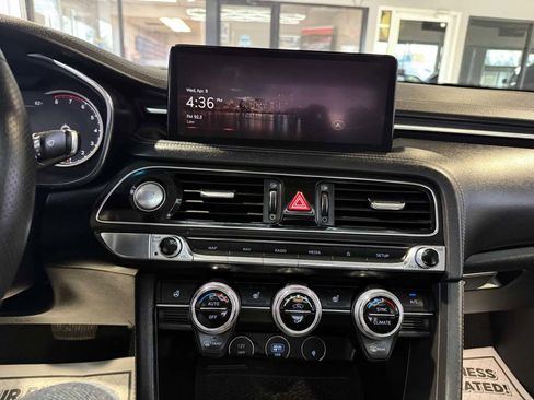 Used 2022 Genesis G70 2.0T w/ Prestige Package AWD/4WD image 33