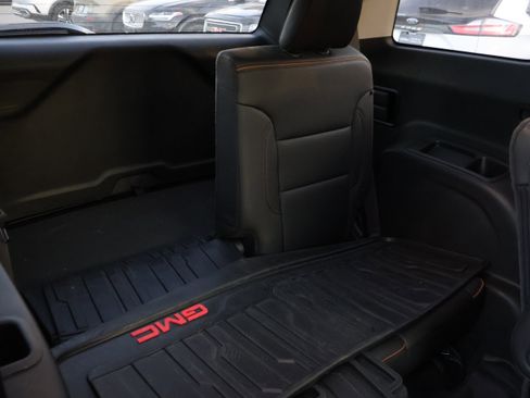 Used 2023 GMC Acadia AT4 w/ Technology Package image 16