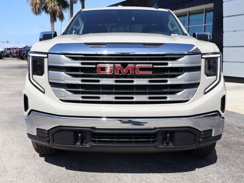 New 2026 GMC Sierra 1500 SLE w/ Max Trailering Package image 3