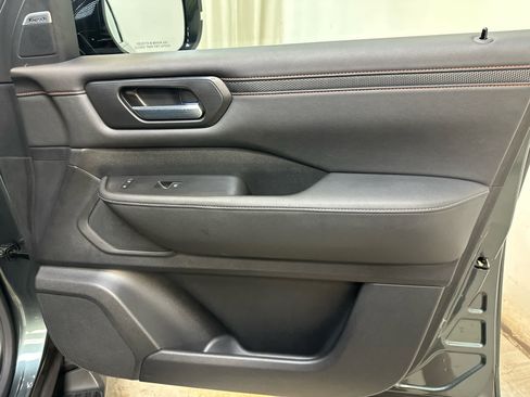 Certified 2025 Nissan Armada PRO-4X w/ Pro-4X Premium Package AWD/4WD image 28