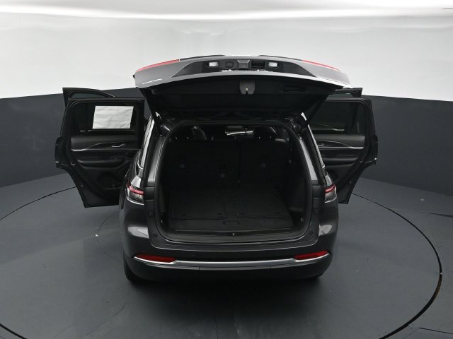 New 2026 Jeep Grand Cherokee Limited w/ Trailer Tow Package AWD/4WD image 29