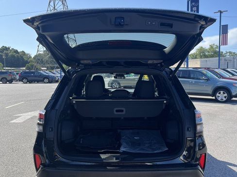 Used 2025 Subaru Forester Premium image 10