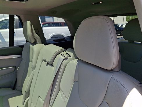 Used 2018 Volvo XC90 T6 Momentum w/ Convenience Package AWD/4WD image 21
