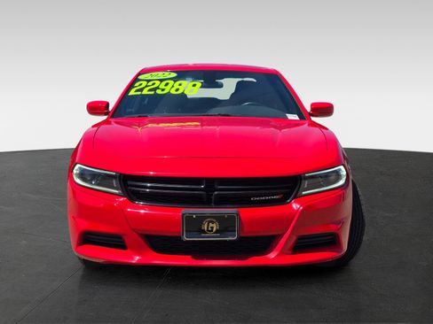Used 2022 Dodge Charger SXT image 2