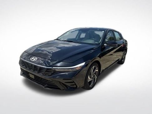 Used 2024 Hyundai Elantra Limited FWD image 7