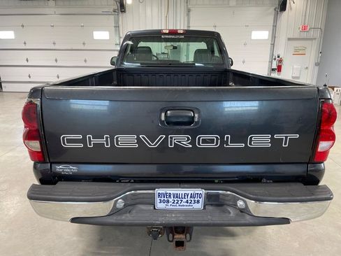 Used 2004 Chevrolet Silverado 2500 W/T w/ Skid Plate Package AWD/4WD image 6