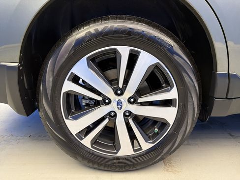 Used 2018 Subaru Outback 2.5i Limited image 9