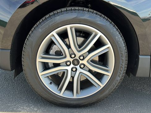 Used 2024 Ford Edge Titanium w/ Equipment Group 301A AWD/4WD image 10