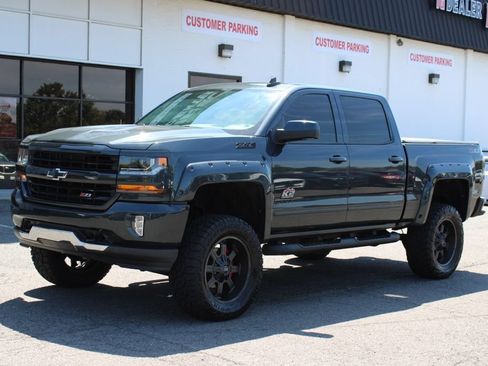 Used 2018 Chevrolet Silverado 1500 LT w/ All Star Edition AWD/4WD image 5