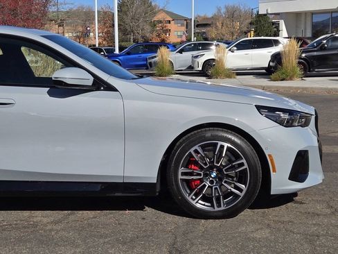 Used 2026 BMW 530i xDrive w/ M Sport Package AWD/4WD image 11