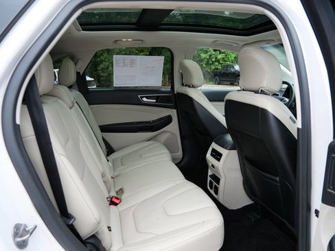 Used 2016 Ford Edge Titanium w/ Equipment Group 301A AWD/4WD image 12
