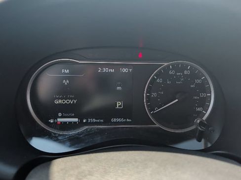 Used 2019 Nissan Kicks SR w/ SR Premium Package FWD image 14