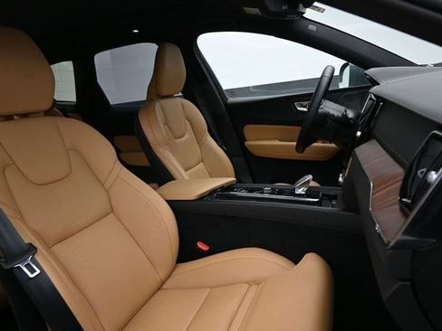 Used 2023 Volvo XC60 B5 Ultimate AWD/4WD image 35