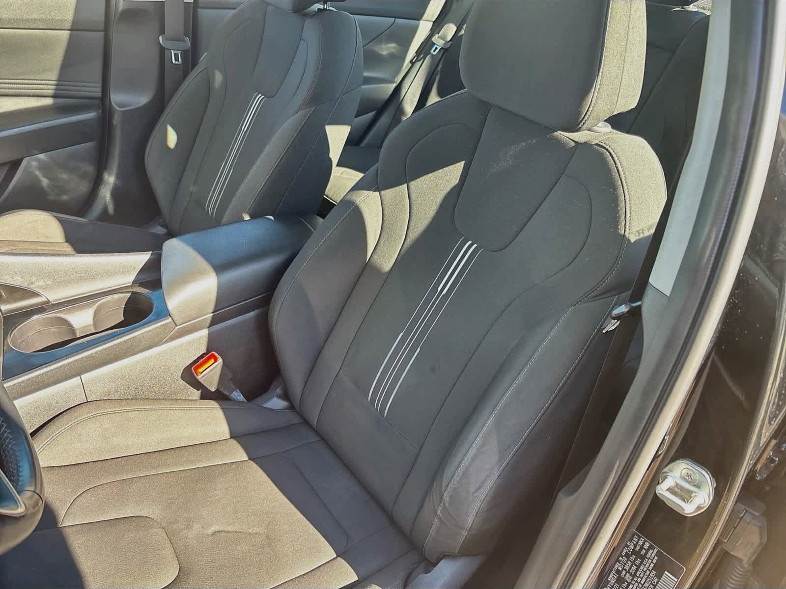Used 2022 Hyundai Elantra SEL w/ Convenience + Premium Package FWD image 19