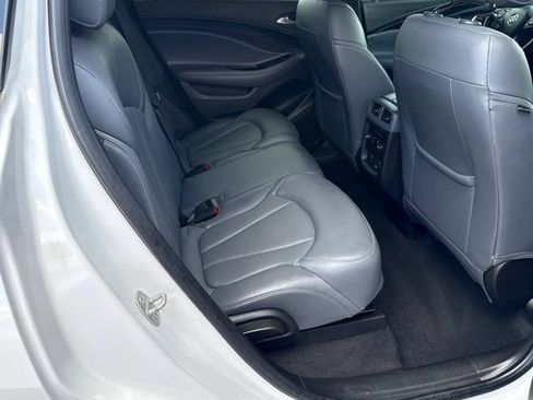 Used 2020 Buick Envision Essence FWD image 15