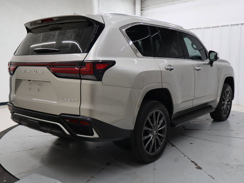 Used 2023 Lexus LX 600 F Sport image 4