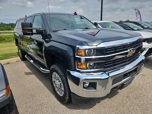 Used 2017 Chevrolet Silverado 3500 LT AWD/4WD image 3
