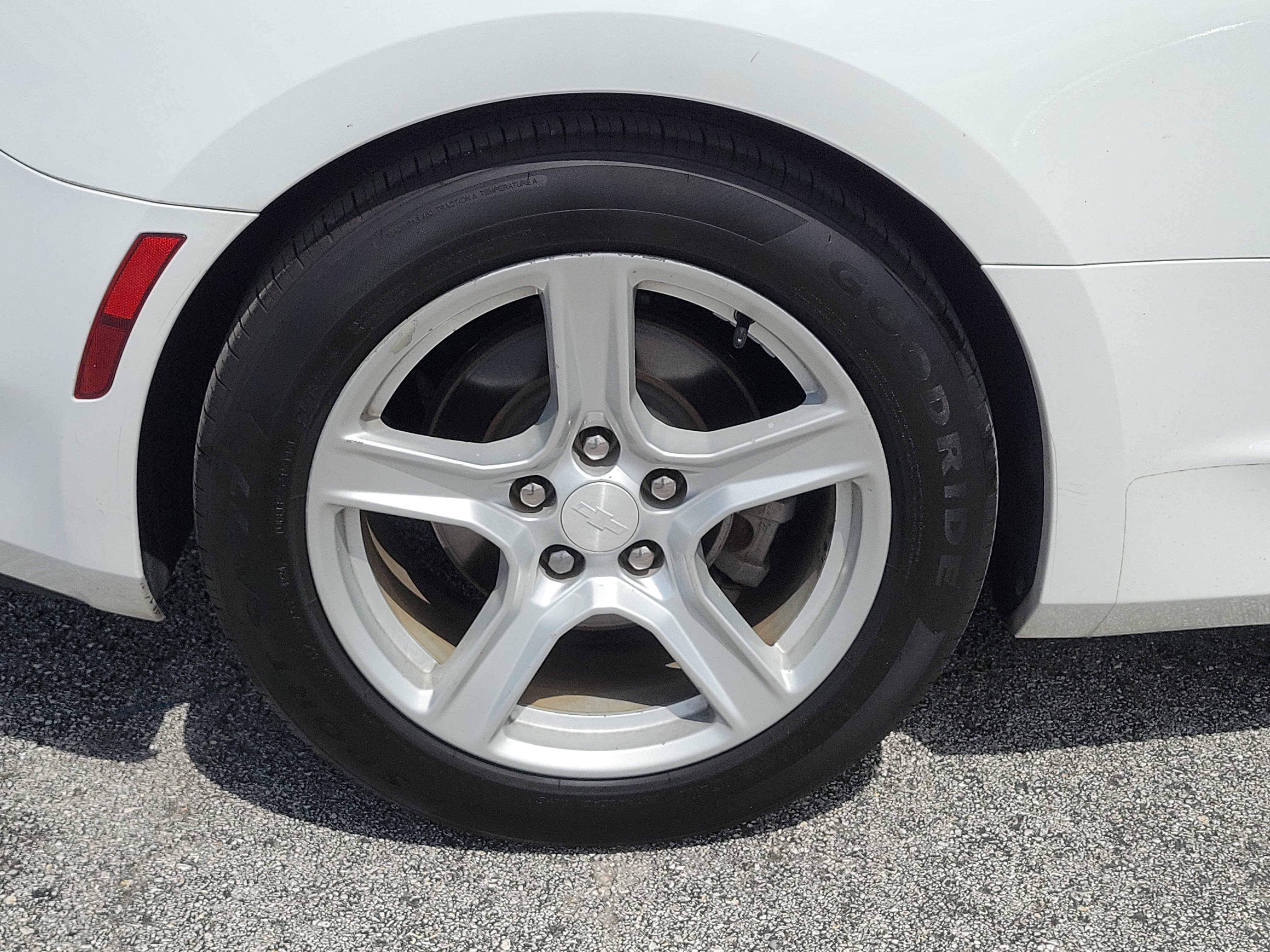 Used 2017 Chevrolet Camaro LT RWD image 8