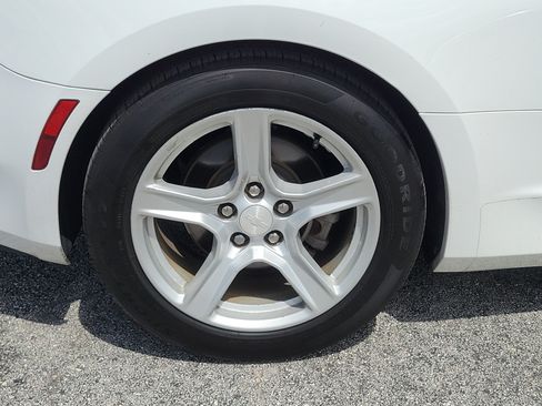 Used 2017 Chevrolet Camaro LT RWD image 8