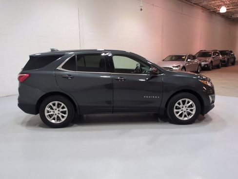 Used 2020 Chevrolet Equinox LT FWD image 2