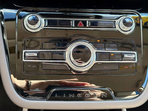 Used 2022 Lincoln Corsair Standard image 32