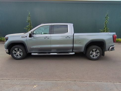 Used 2023 GMC Sierra 1500 SLE w/ X31 Off-Road Package image 3