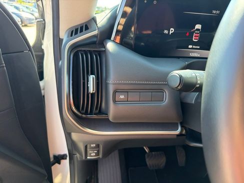Used 2026 Nissan Armada SV AWD/4WD image 27