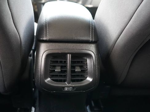 Used 2019 Jeep Cherokee Latitude w/ Popular Appearance Group AWD/4WD image 87