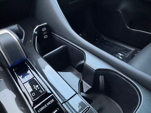 Used 2025 Toyota Crown Signia image 15