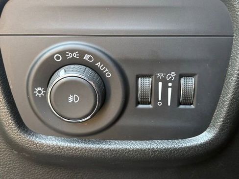 Used 2023 Jeep Grand Cherokee Limited AWD/4WD image 21