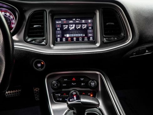 Used 2022 Dodge Challenger R/T image 21