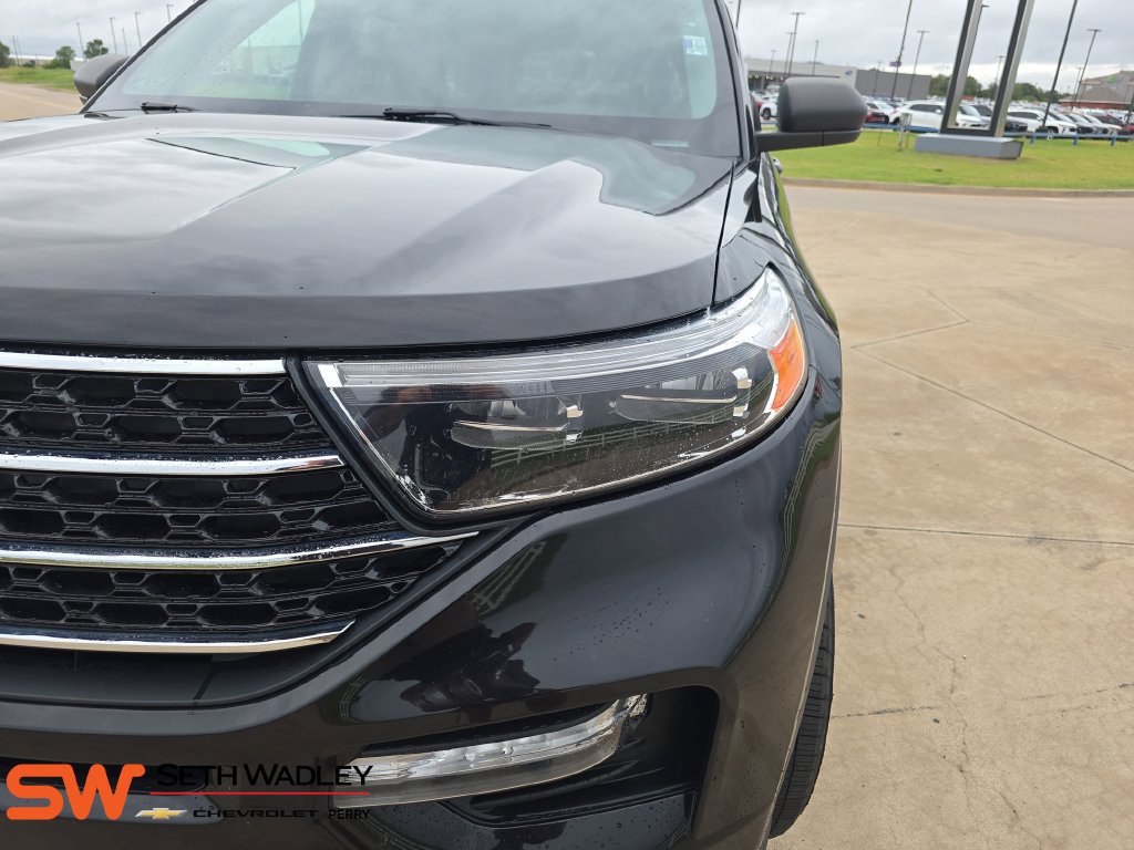 Used 2021 Ford Explorer XLT w/ Equipment Group 202A AWD/4WD image 32