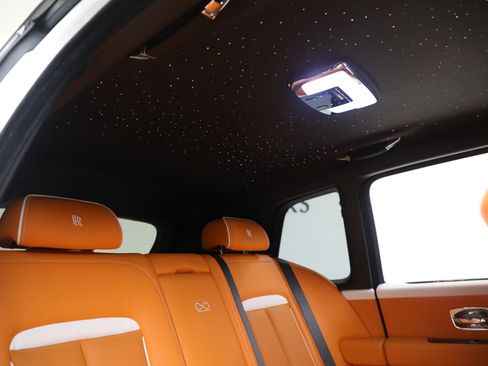 Certified 2022 Rolls-Royce Cullinan Black Badge AWD/4WD image 30