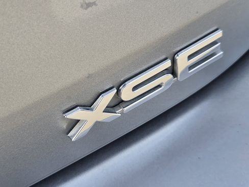 Used 2021 Toyota Highlander XSE FWD image 31