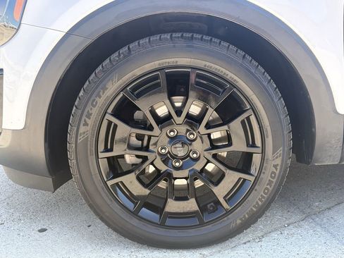 Used 2021 Kia Telluride SX w/ SX Prestige Package AWD/4WD image 9