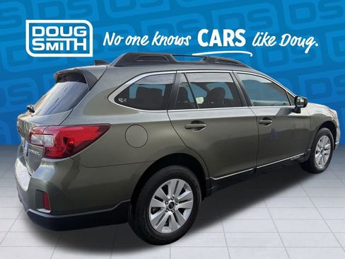 Used 2017 Subaru Outback 2.5i Premium image 4